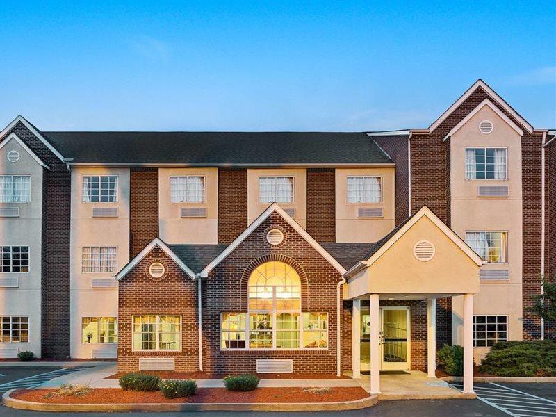 Microtel Inn & Suites By Wyndham Florence/Cincinnati Airpo Buitenkant foto