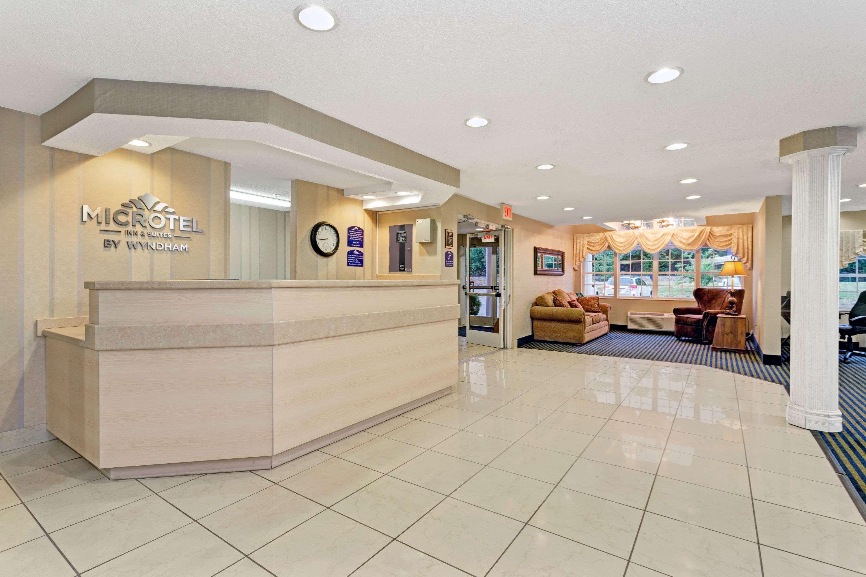 Microtel Inn & Suites By Wyndham Florence/Cincinnati Airpo Buitenkant foto