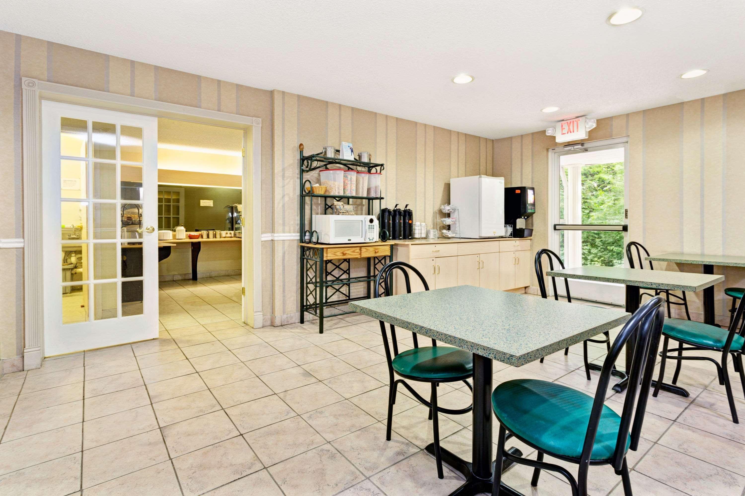 Microtel Inn & Suites By Wyndham Florence/Cincinnati Airpo Buitenkant foto
