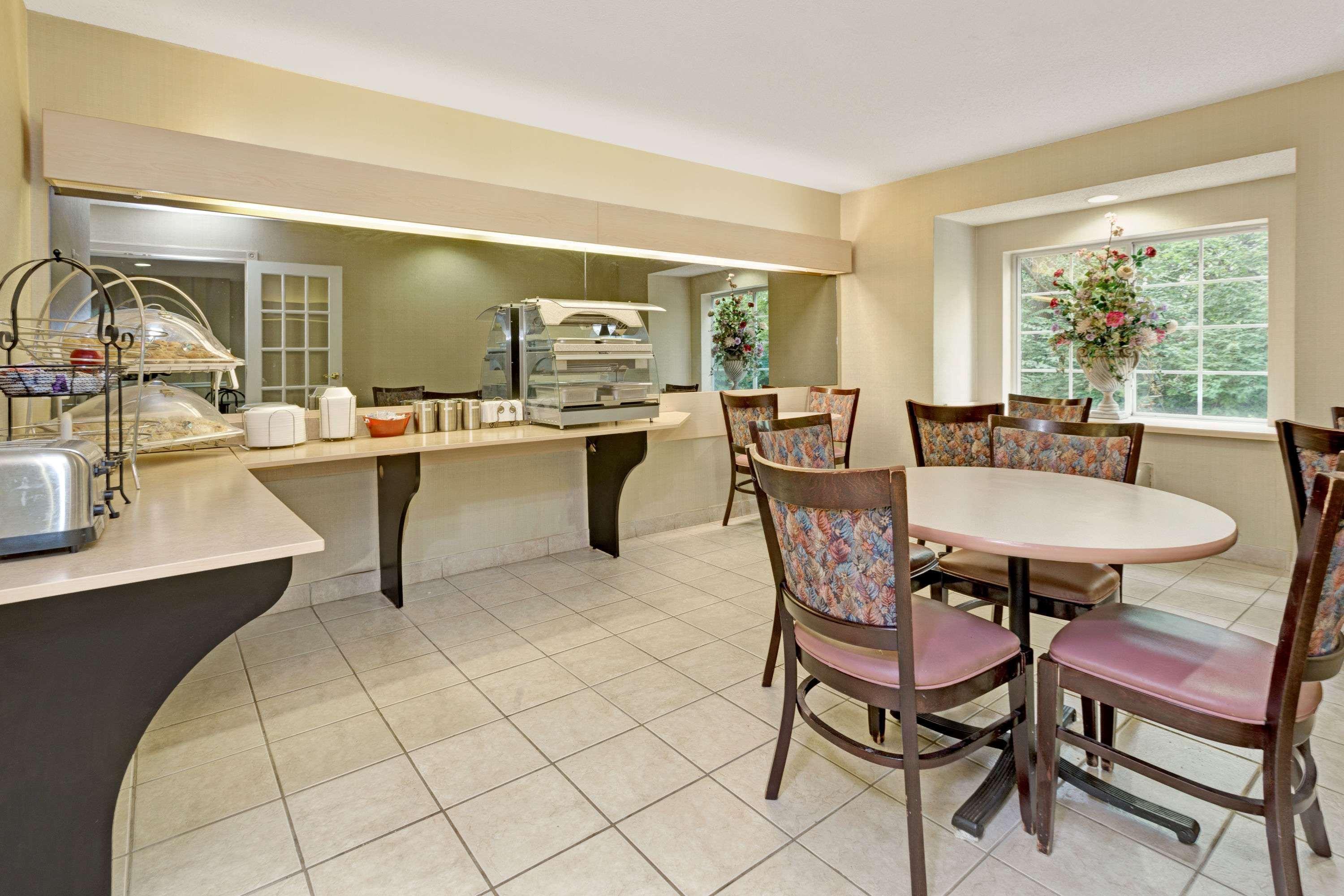 Microtel Inn & Suites By Wyndham Florence/Cincinnati Airpo Buitenkant foto