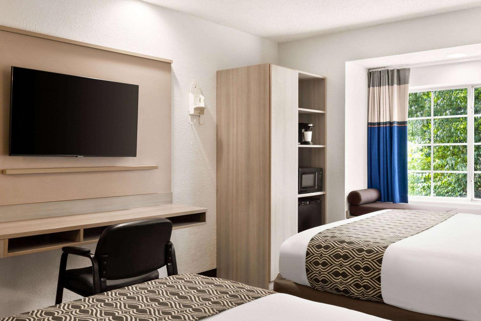 Microtel Inn & Suites By Wyndham Florence/Cincinnati Airpo Buitenkant foto