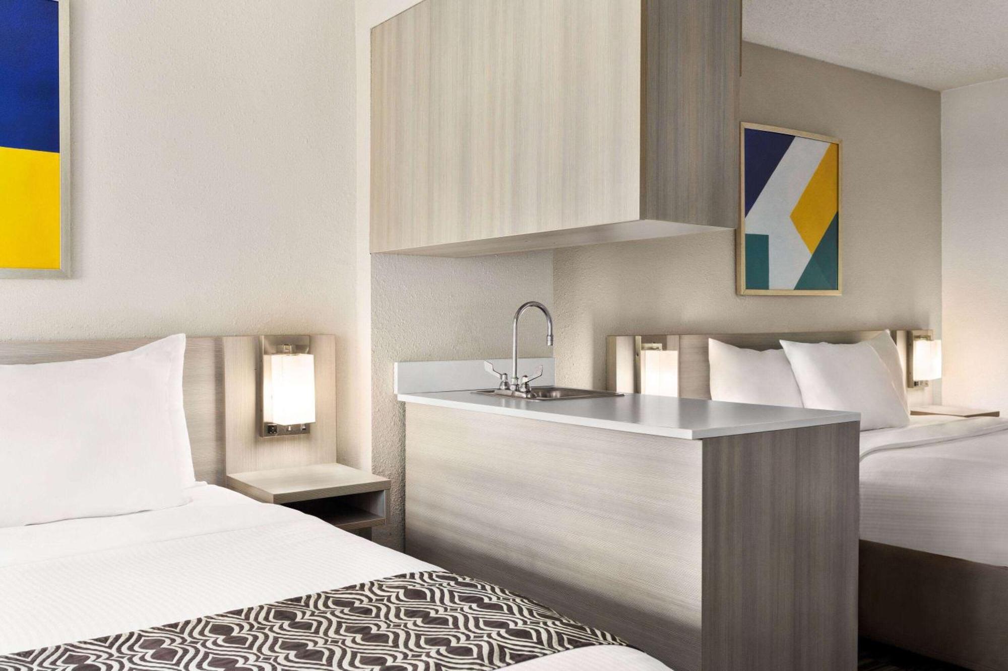 Microtel Inn & Suites By Wyndham Florence/Cincinnati Airpo Buitenkant foto