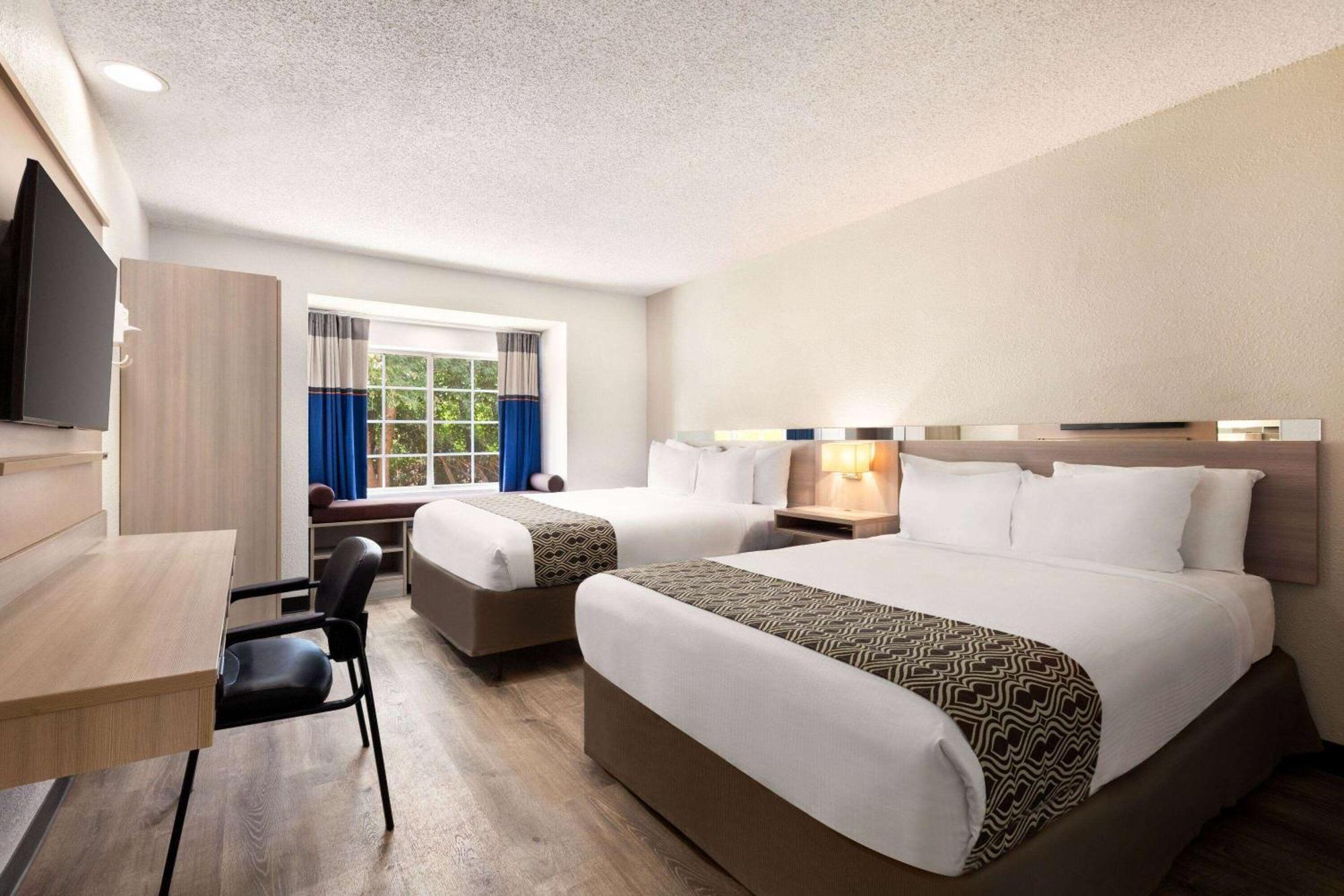 Microtel Inn & Suites By Wyndham Florence/Cincinnati Airpo Buitenkant foto