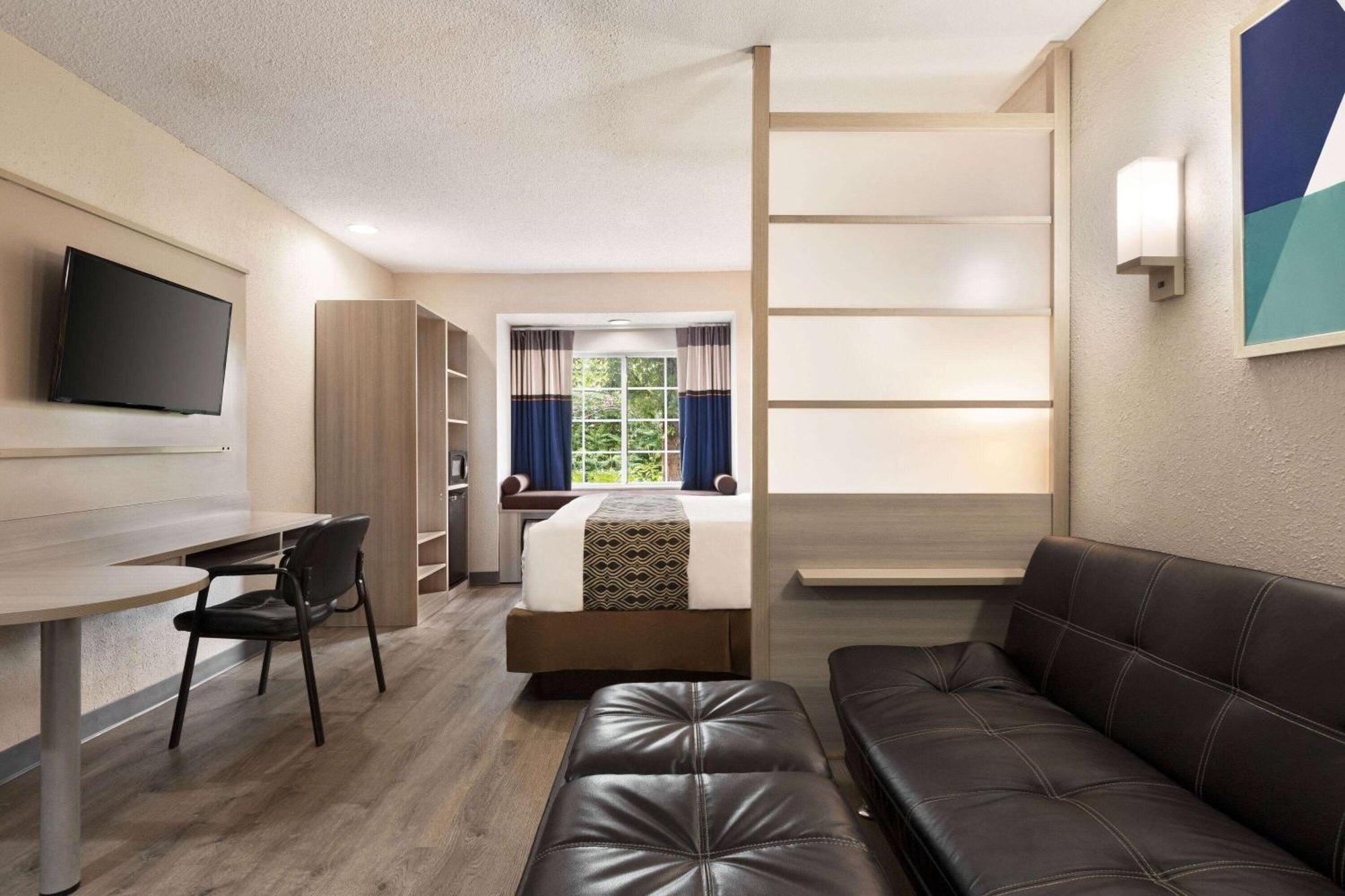 Microtel Inn & Suites By Wyndham Florence/Cincinnati Airpo Buitenkant foto
